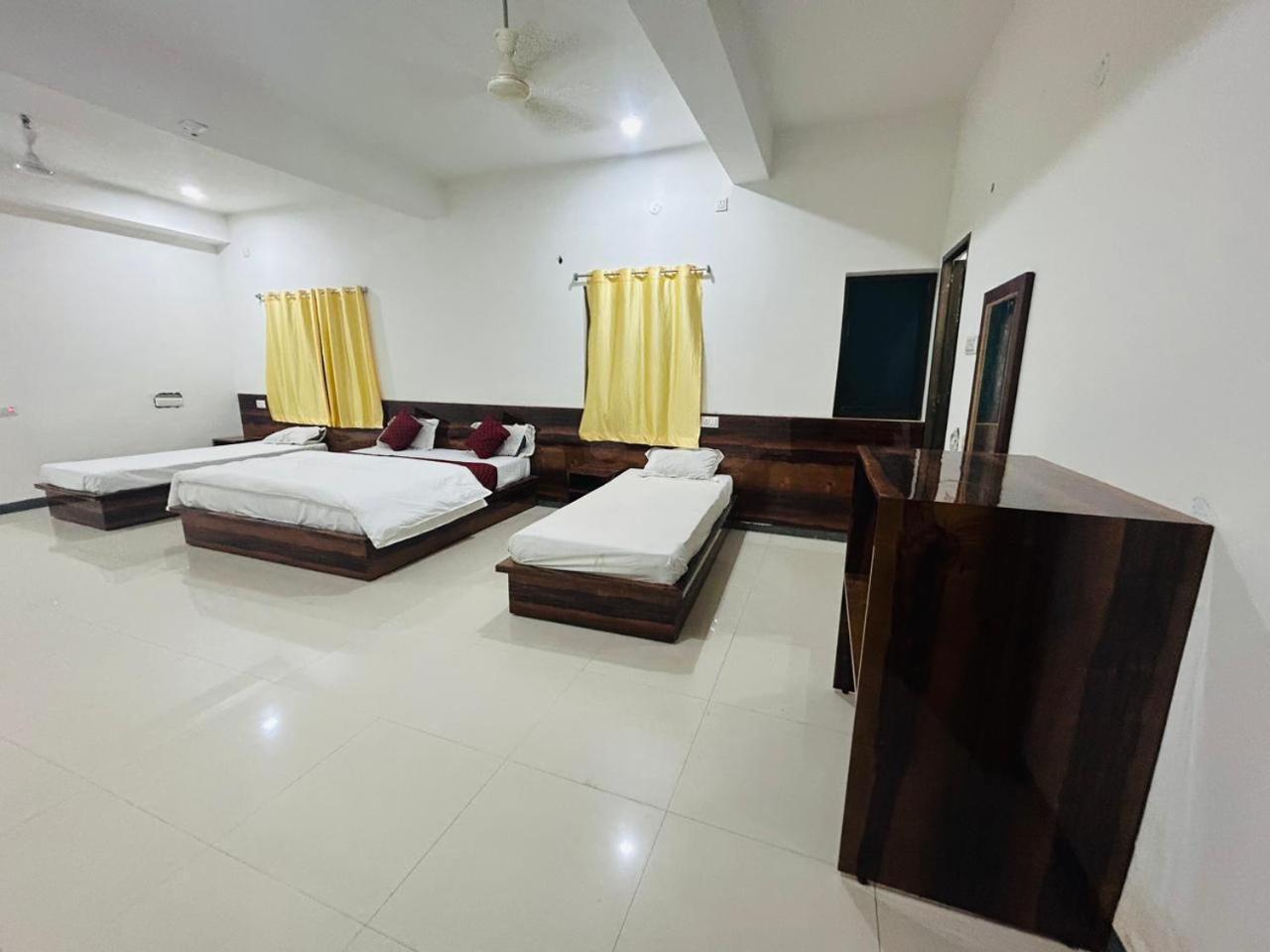 Hotel Maurya Vihar Bodhgaya Exteriör bild